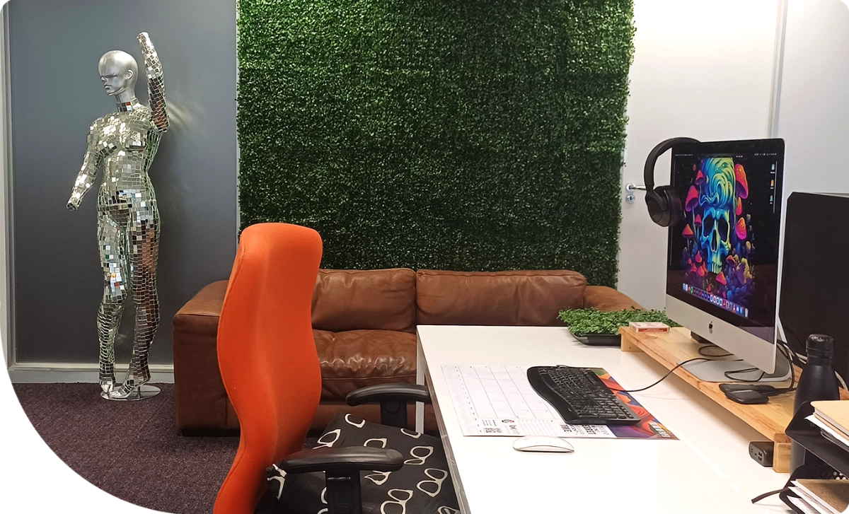 Image of our location for One Thread US advertising agency. Advertising Campaigns, One Thread Advertising Agency, Help with seo, Website Development, Graphic Design, Ad Agency, Strategic Planning, . One Thread US is located in Dorking.